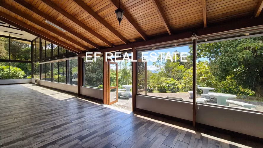 OPORTUNIDAD¡CASA ESTILO UNICO RESIDENCIAL O COMERCIAL 4500 MT2 TERRENO
