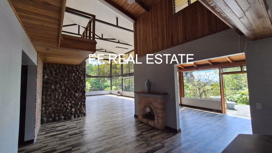 OPORTUNIDAD¡CASA ESTILO UNICO RESIDENCIAL O COMERCIAL 4500 MT2 TERRENO