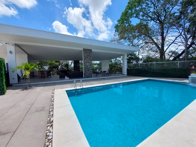 Lote 215m², permisos de construcción, condominio nuevo, exc ubicación - Imagen 4
