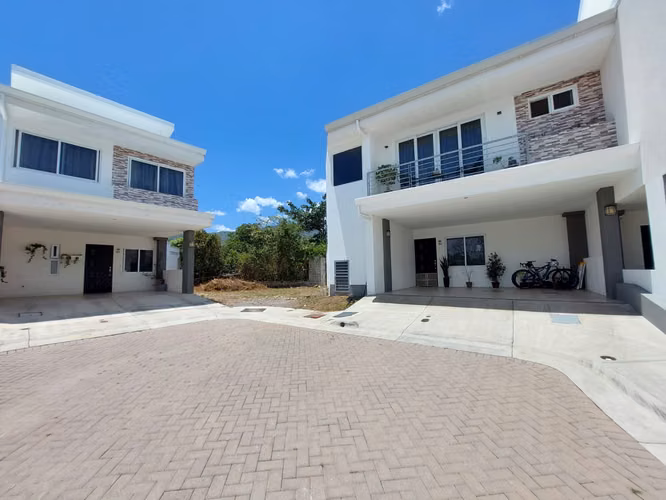 Lote 215m², permisos de construcción, condominio nuevo, exc ubicación - Imagen 3