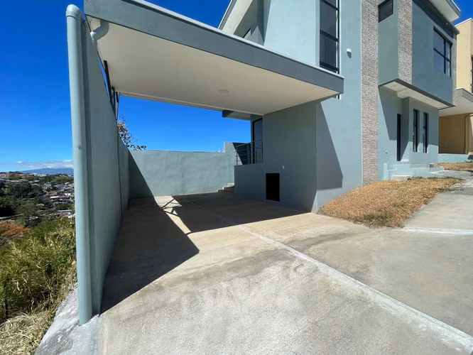 Venta de Casa Nueva en Condominio– Bello Horizonte de Escazú