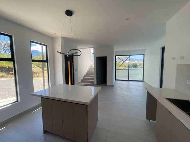 Venta de Casa Nueva en Condominio– Bello Horizonte de Escazú