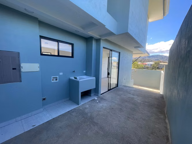 Venta de Casa Nueva en Condominio– Bello Horizonte de Escazú