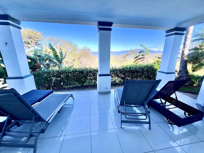 Casa de 3 cuartos, increíble vista, mucha zona verde, condo, Brasil de Mora