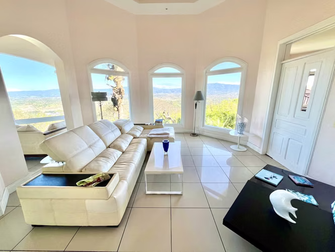 Casa de 3 cuartos, increíble vista, mucha zona verde, condo, Brasil de Mora