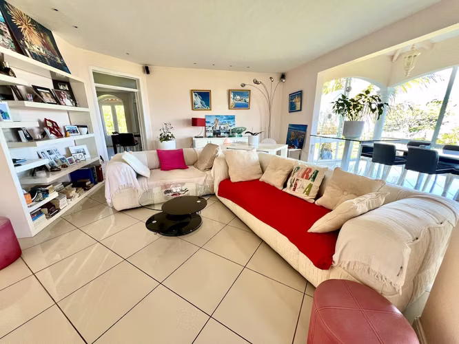 Casa de 3 cuartos, increíble vista, mucha zona verde, condo, Brasil de Mora