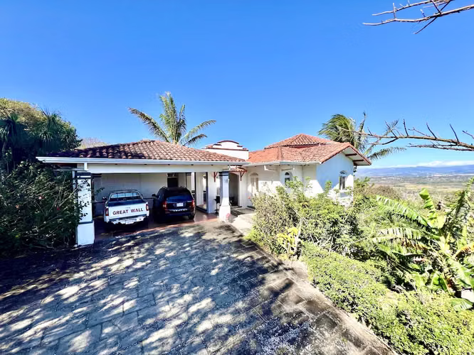 Casa de 3 cuartos, increíble vista, mucha zona verde, condo, Brasil de Mora
