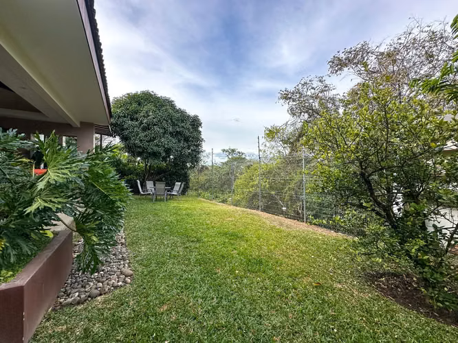 VENTA DE CASA EN CONDOMINIO EN BOSQUE DORADO DE UN NIVEL