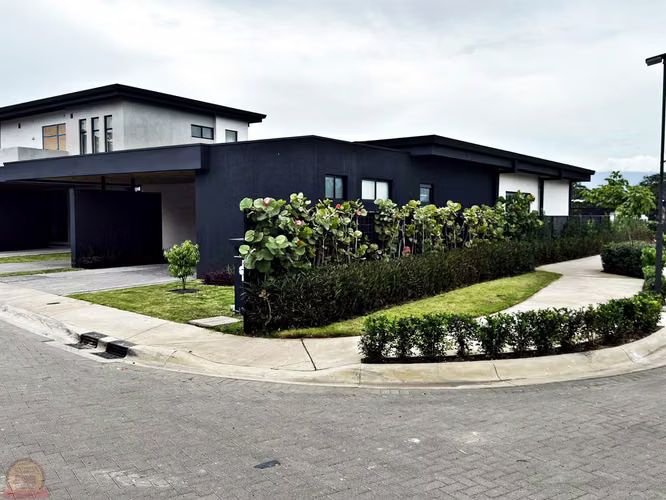 ALQUILER DE CASA  UN SOLO NIVEL LATITUD LINDORA, SANTA ANA* - Imagen 12