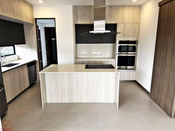 ALQUILER DE CASA  UN SOLO NIVEL LATITUD LINDORA, SANTA ANA* - Imagen 2