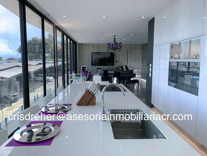Casa en Escazú, Condominio Dendera - Financiamiento Disponible