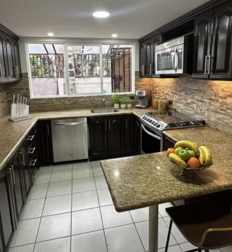 ALQUILER DE CASA ESQUINERA EN ESCAZÚ* - Imagen 2