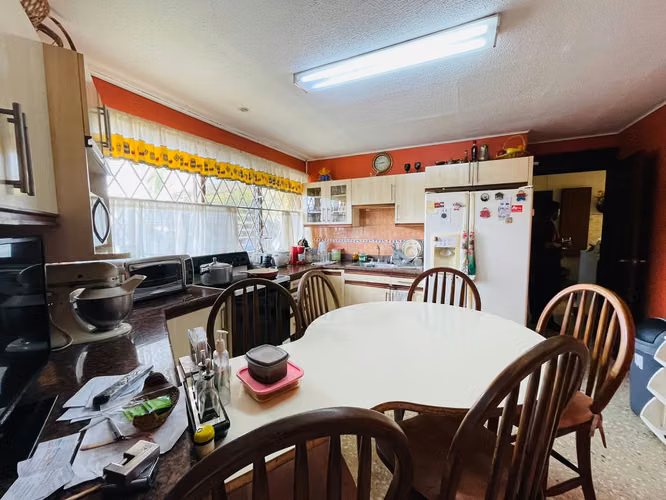 Venta Casa Esquinera con Uso Mixto – Rohrmoser