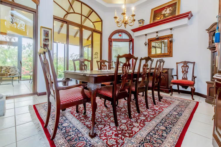 Hermosa casa estilo colonial a la venta en Hacienda Los Reyes