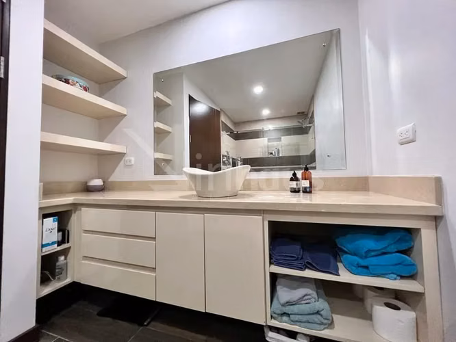 Venta de casa en condominio en Santa Ana.