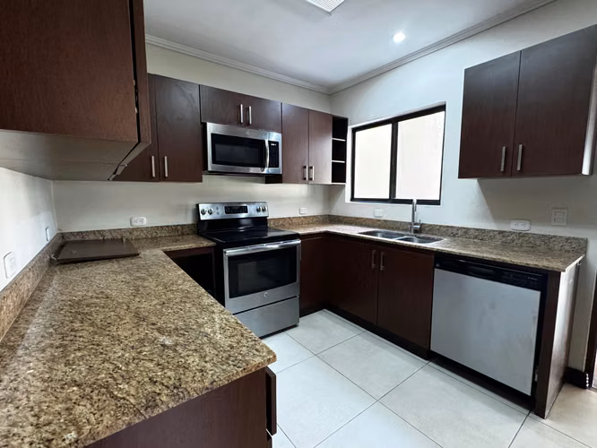 VCOBE-40100 BELEN LINDA EN CONDOMINIO CON BELLAS AMENIDADES