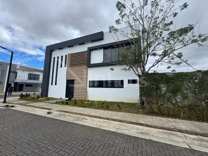 Venta de Casa en Residencial RiverGrand - Imagen 2