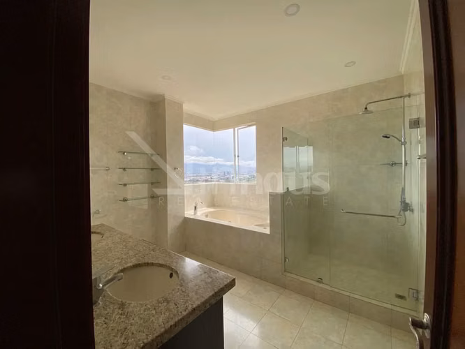 Alquiler de apartamento amueblado en Escazú - Imagen 4