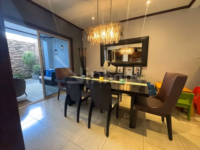 Venta de casa en condominio pequeño en Pozos