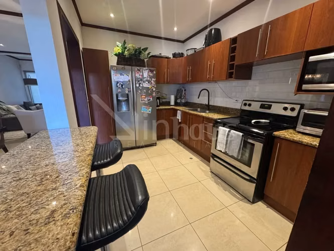 Venta de casa en condominio pequeño en Pozos