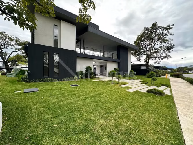 Venta de lote plano y esquinero en condominio de lujo en Lindora - Imagen 10