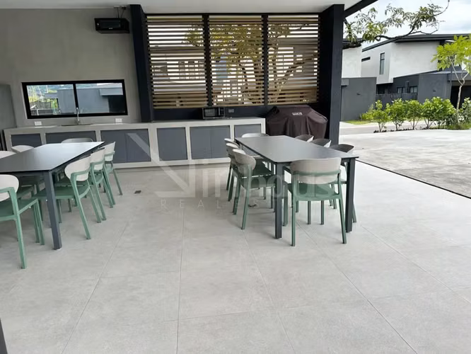 Venta de lote plano y esquinero en condominio de lujo en Lindora - Imagen 17