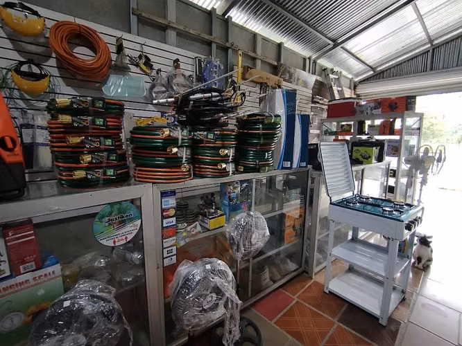 Se vende local comercial