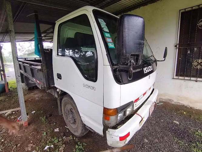 Se vende local comercial