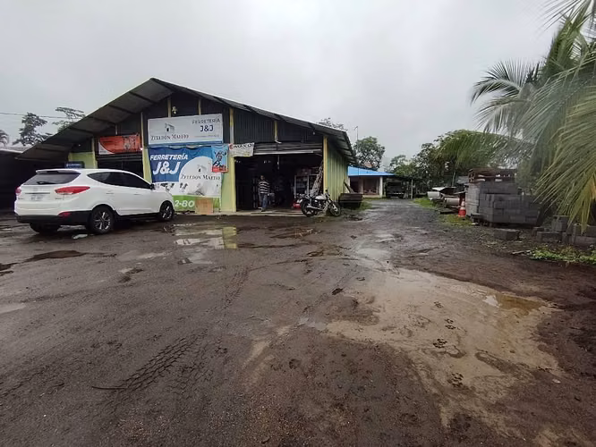 Se vende local comercial