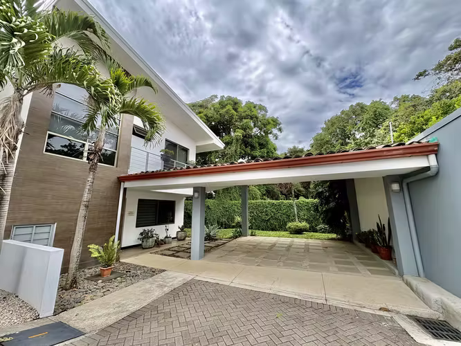 POZOS DE SANTA ANA! LUJOSA CASA AMOBLADA EN CONDOMINIO DE 4 HABITACIONES y JARDIN - Imagen 3