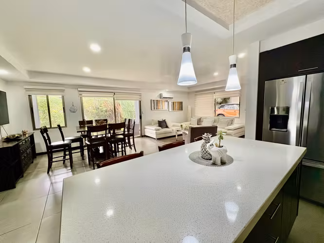 POZOS DE SANTA ANA! LUJOSA CASA AMOBLADA EN CONDOMINIO DE 4 HABITACIONES y JARDIN - Imagen 8