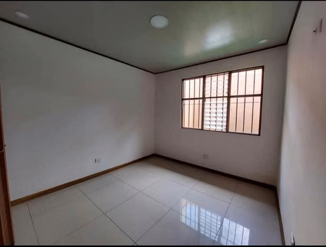Casa Independiente Sabanilla- 3 Habitaciones- fte calle - Imagen 8