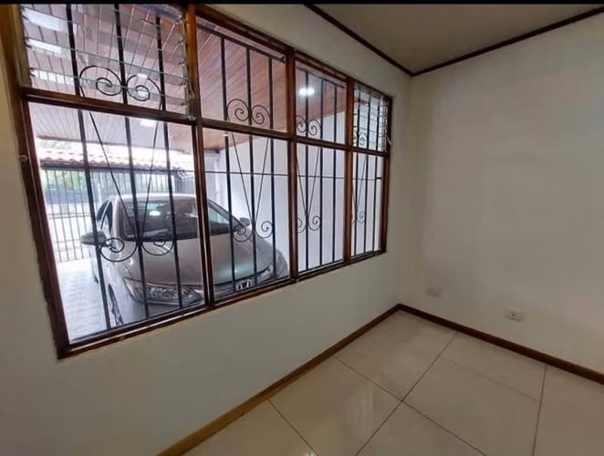 Casa Independiente Sabanilla- 3 Habitaciones- fte calle - Imagen 12