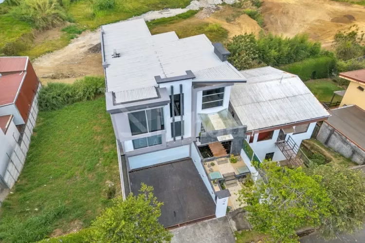 id 41119 Venta de Hermosa casa