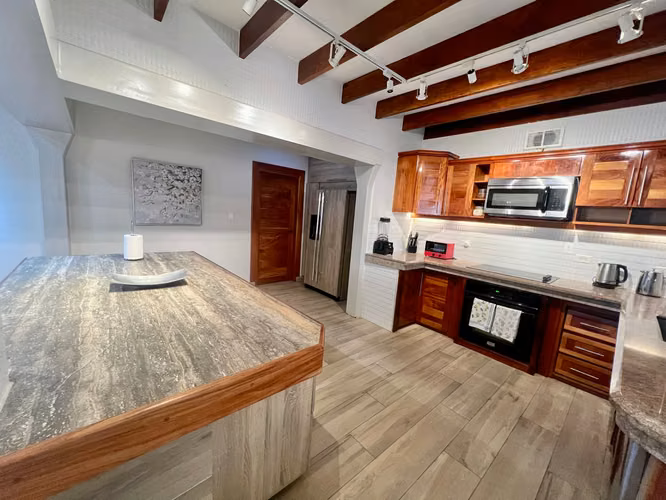 Casa en Alquiler en Santa Ana | Piscina Privada | $3,500 con o sin muebles - Imagen 3