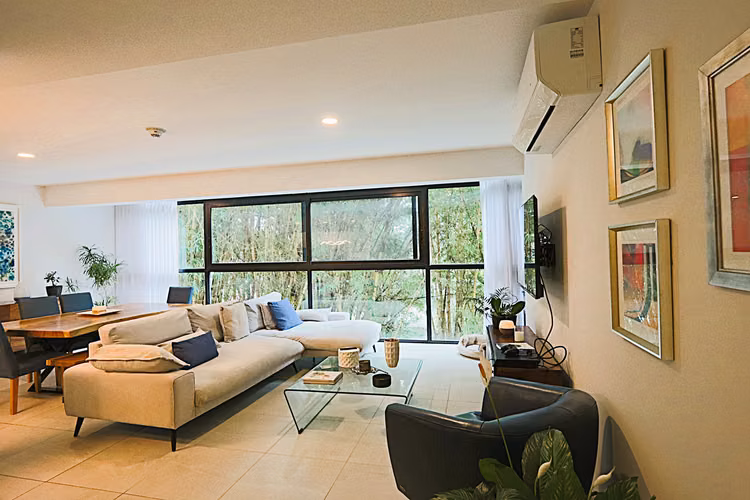 Venta Moderno Apartamento con jardin privado en Escazú