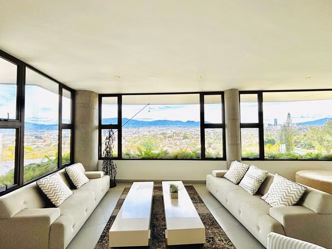 Imponente  Vista - Moderna y elegante - Casa independiente con seguridad
