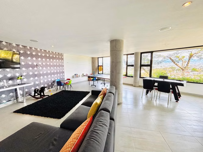 Imponente  Vista - Moderna y elegante - Casa independiente con seguridad