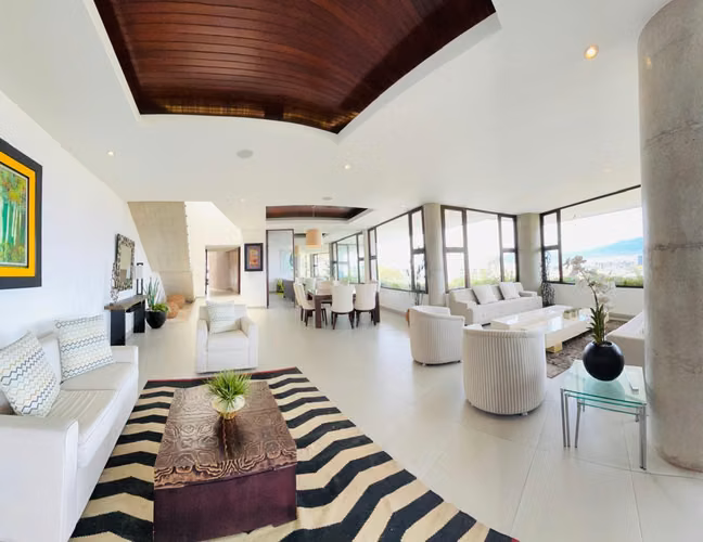 Imponente  Vista - Moderna y elegante - Casa independiente con seguridad