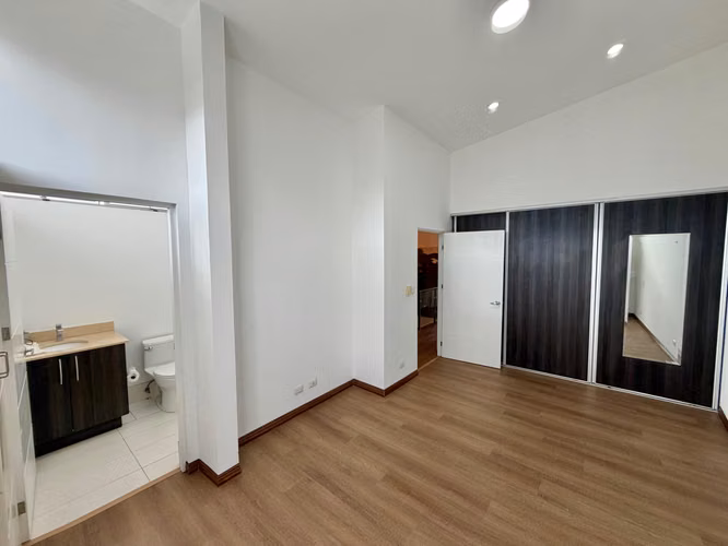 Montes de Oca, Sabanilla-Condominio Génesis del Este, Casa en Venta.
