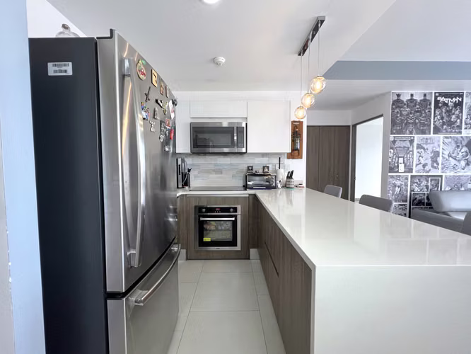 Venta de apartamento en Escazú. 2 Habitaciones + 2 Baños + 2 Parqueos + Bodega. ¡Amenidades! - Imagen 4