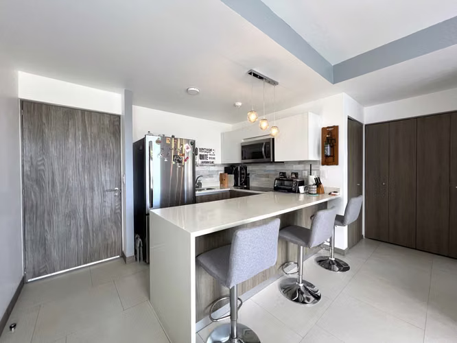 Venta de apartamento en Escazú. 2 Habitaciones + 2 Baños + 2 Parqueos + Bodega. ¡Amenidades! - Imagen 5