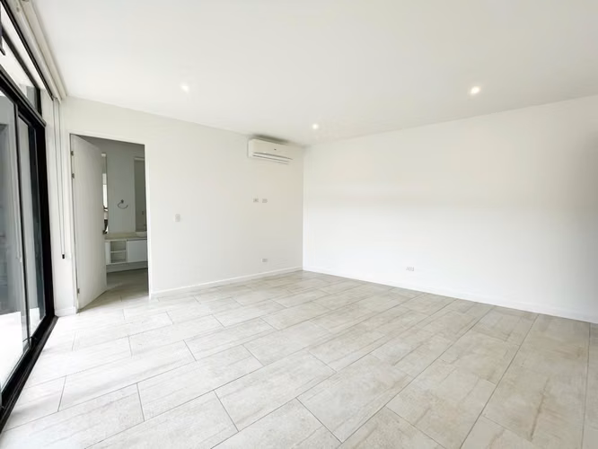 Venta de casa de una planta en condominio en Santa Ana - Imagen 15