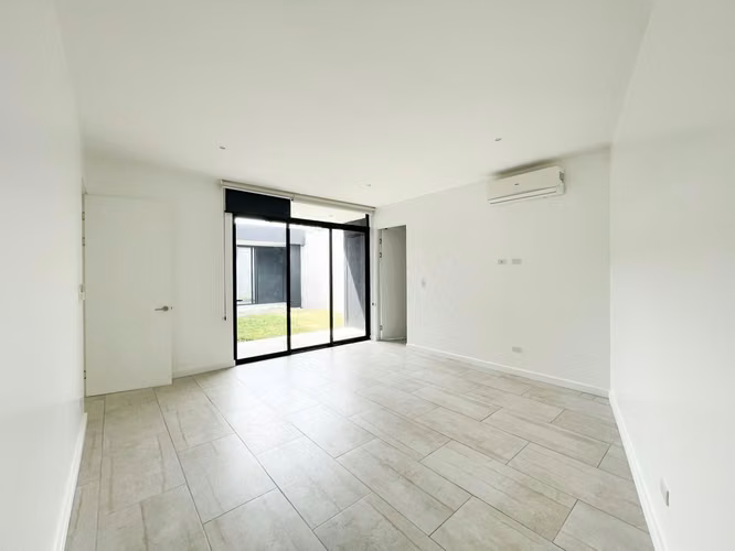 Venta de casa de una planta en condominio en Santa Ana - Imagen 16