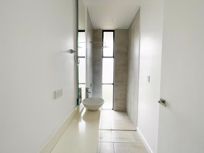 Venta de casa de una planta en condominio en Santa Ana - Imagen 12