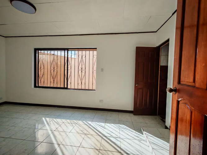 Venta  casa-Heredia