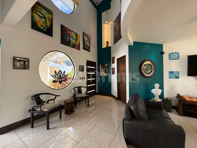 id 39949 Se Vende Propiedad Amueblada de dos plantas en Residencial en Tres Ríos - Imagen 2