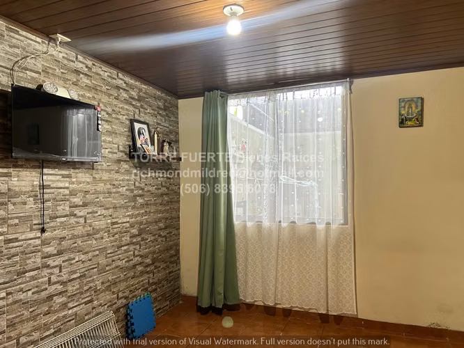 Se vende casa 4 habitaciones + oficina | hab. en planta baja | Tres Ríos