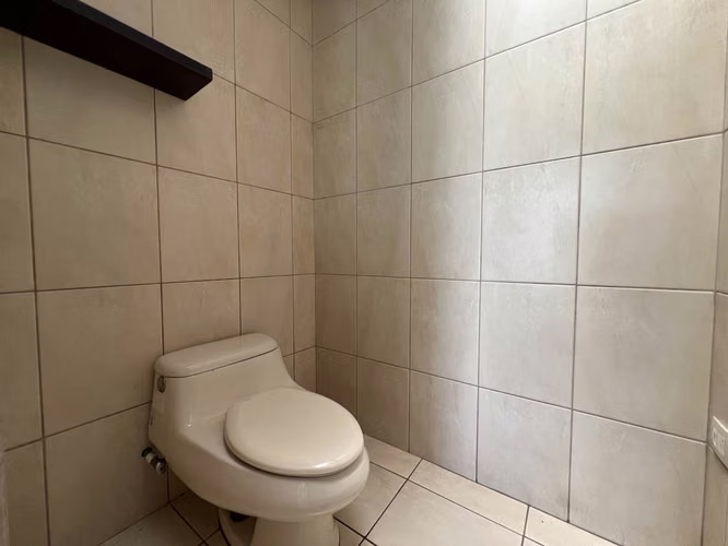 Venta de Hermosa Casa de 2 Plantas en San Vicente - Imagen 2