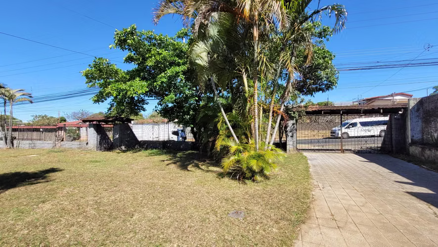 Amplia propiedad plana y en calle de alto tránsito en Llorente de Flores, Heredia - Imagen 3
